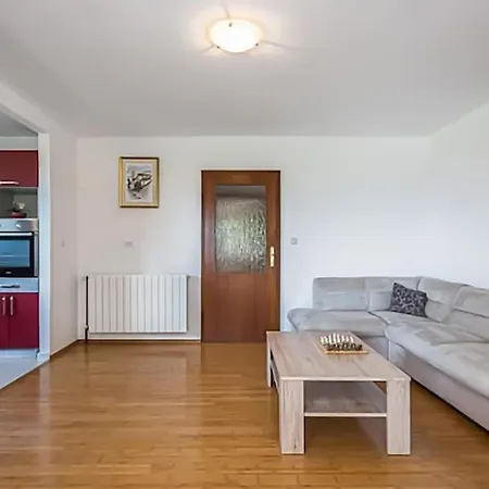 Nice Home In Sestanovac Dom wakacyjny *