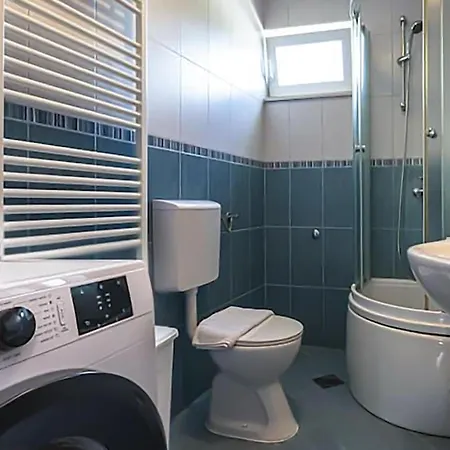 Nice Home In Sestanovac * Šestanovac